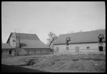 Berthier photographie Ferme de Monsieur Bellegeule. Les bas-champs vus de la route de Vercourt à Rue Picardie, France 1945/3/20 Ph.1945.66.14 Photo