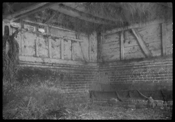 Berthier photographie [Ancienne commune de Favières-sur-Mer] Construction des murs des étables Picardie, France 1945/4/23 Ph.1945.66.8 Photo