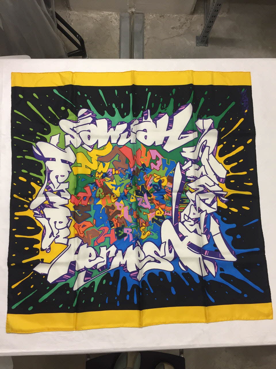 Hermès ; Kongo CARRE DE TISSU Graff France 2011 2012.8.1.1-3 Photo Mucem