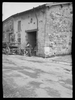 Marc Sibertin-Blanc photographie Façade sur rue de Monsieur Etienne Pinard Lorraine 1944/4/19 Ph.1944.164.1 Photo