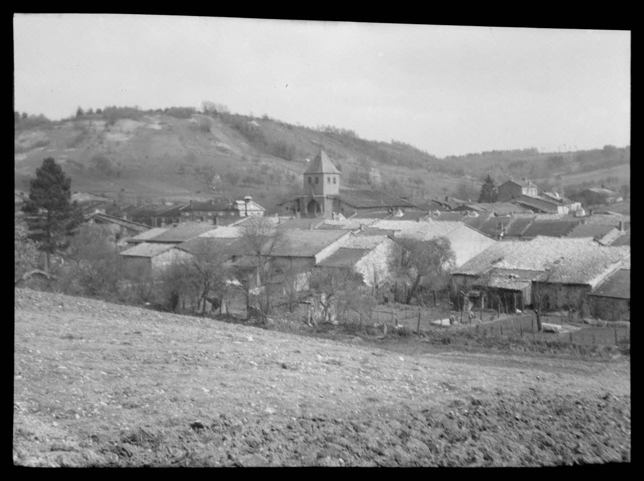 Marc Sibertin-Blanc photographie Village de Resson Lorraine 1944/4/19 Ph.1944.164.2  Photo