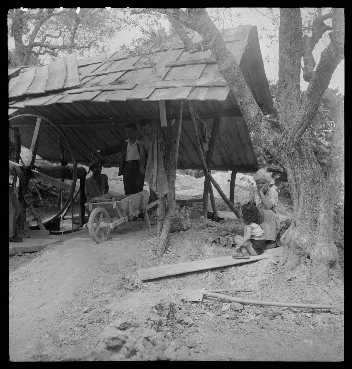 Guy Moinet photographie Treuil Provence-Alpes-Côte d'Azur, France 1945/6/1 Ph.1945.94.13 Photo