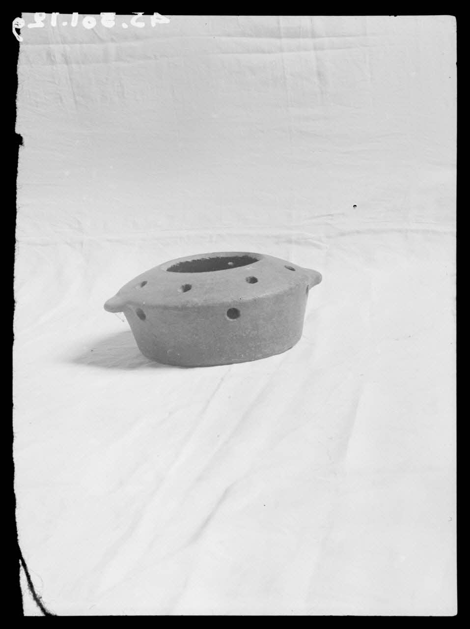 photographie Chauffeuse en terre Ph.1943.301.129 Photo