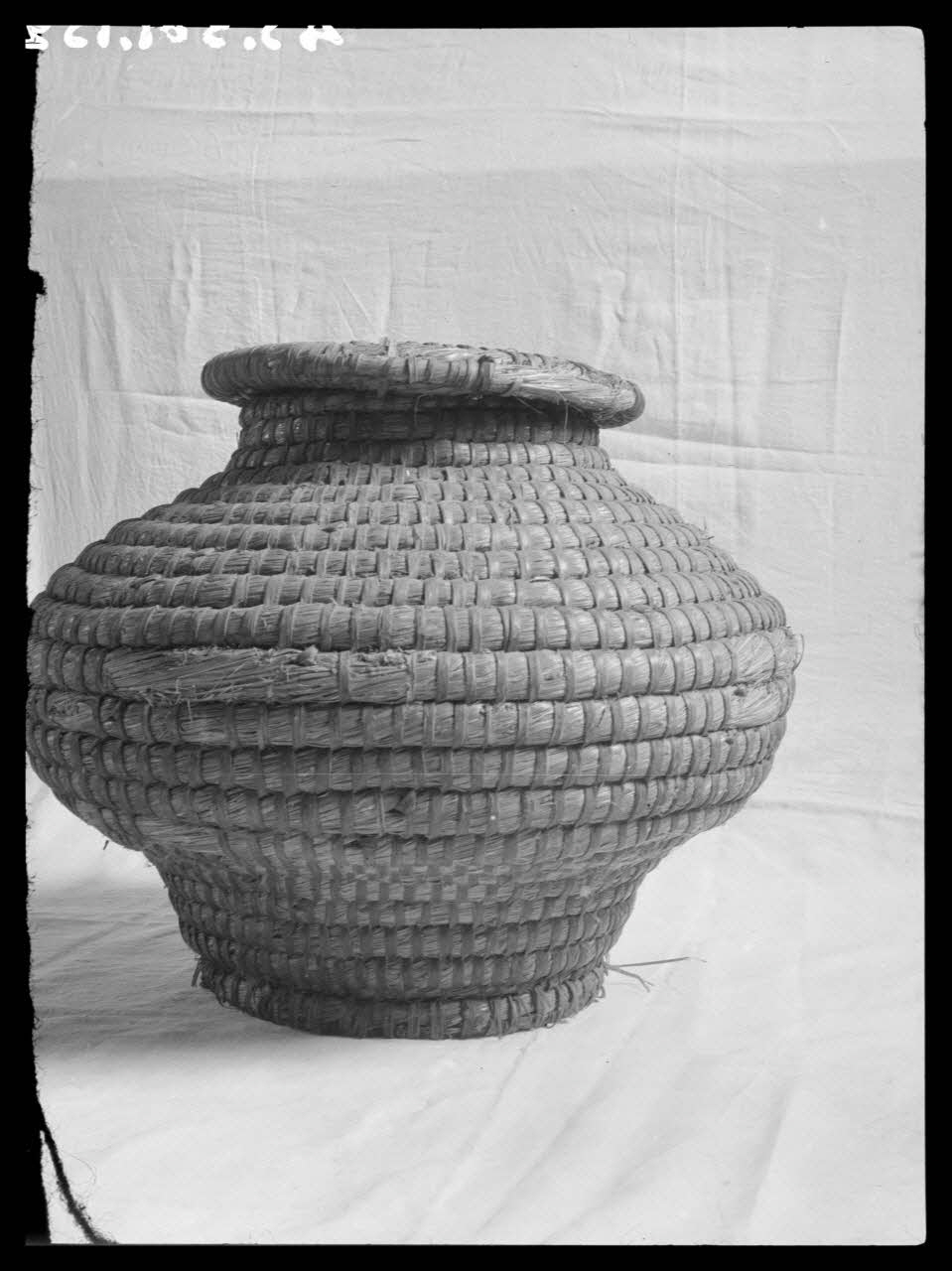 photographie Boutasse en paille de seigle, dite "bergion" Ph.1943.301.132 Photo