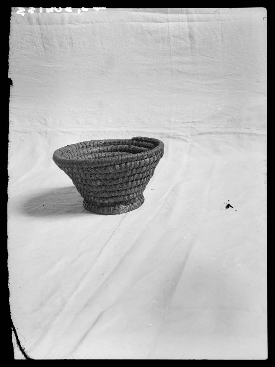 photographie Panier à pain, dit "paillasse" ou "tourte", en paille de seigle Ph.1943.301.133 Photo