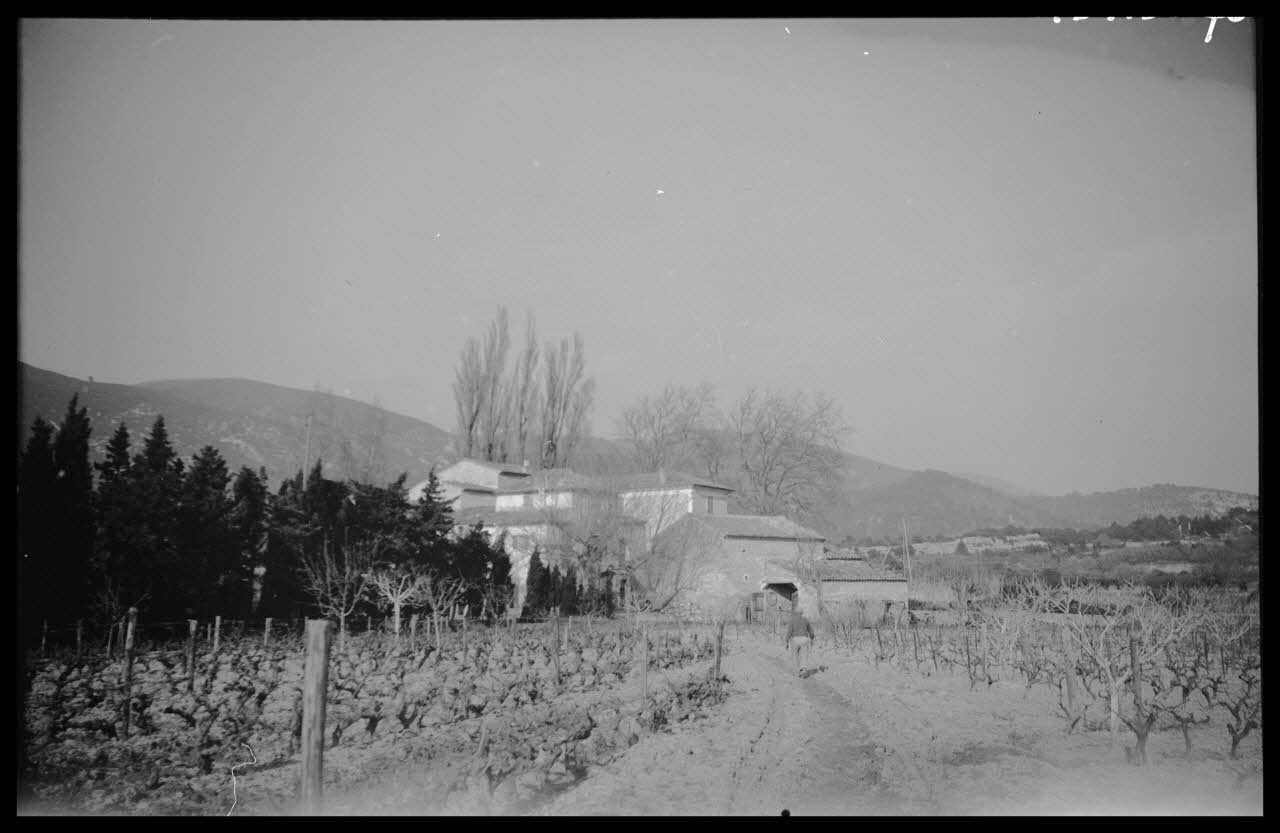 Roger Pepiot photographie Ferme Provence-Alpes-Côte d'Azur, France 1944/3/9 Ph.1945.15.70 Photo