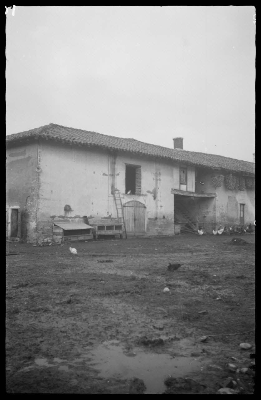 Canteloup photographie Bâtiment d'exploitation Rhône-Alpes, France 1945 Ph.1946.68.10 Photo