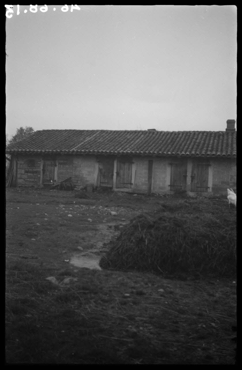 Canteloup photographie Bâtiment des porcs Franche-Comté, France 1945 Ph.1946.68.13 Photo