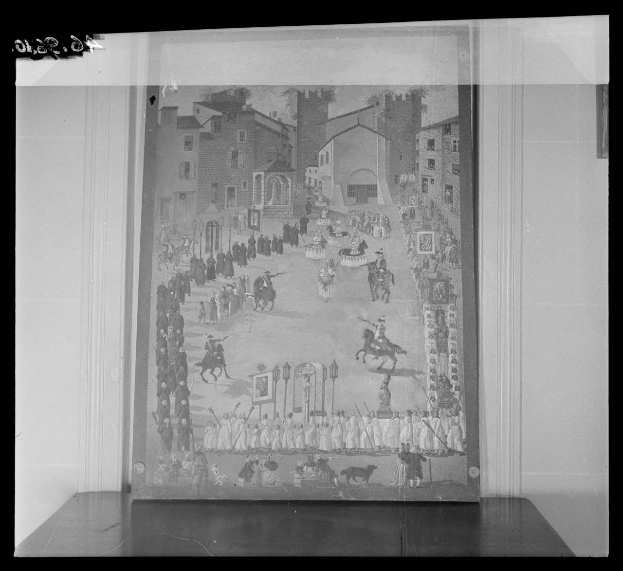 Morel photographie Chez Madame de Villeneuve. Procession des pénitents à Bargemon Provence-Alpes-Côte d'Azur, France 1946/5/1 Ph.1946.96.105 Photo