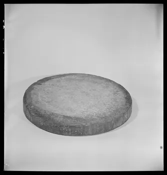 Pierre Soulier photographie Plateau à fromage en pin Provence-Alpes-Côte d'Azur, France 1949/12/1 Ph.1949.61.32 Photo
