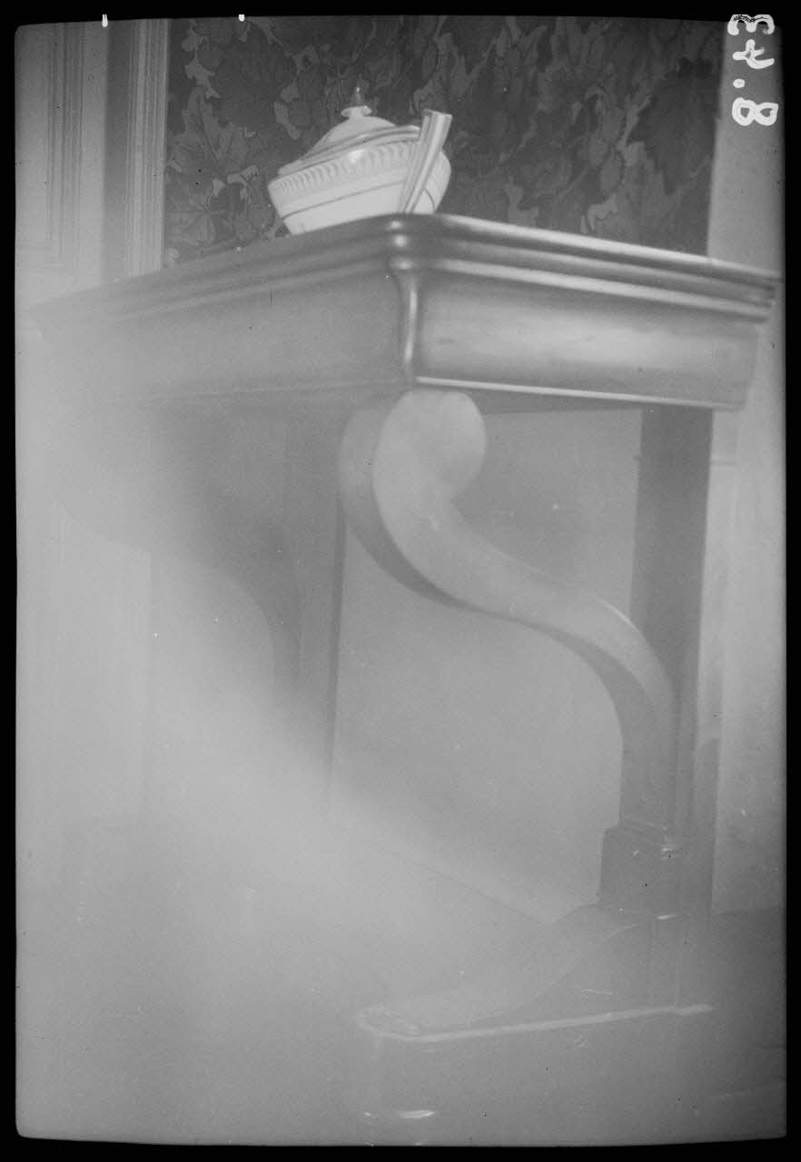 photographie Chez Monsieur Palmieri. Console Ph.1947.20.7 Photo