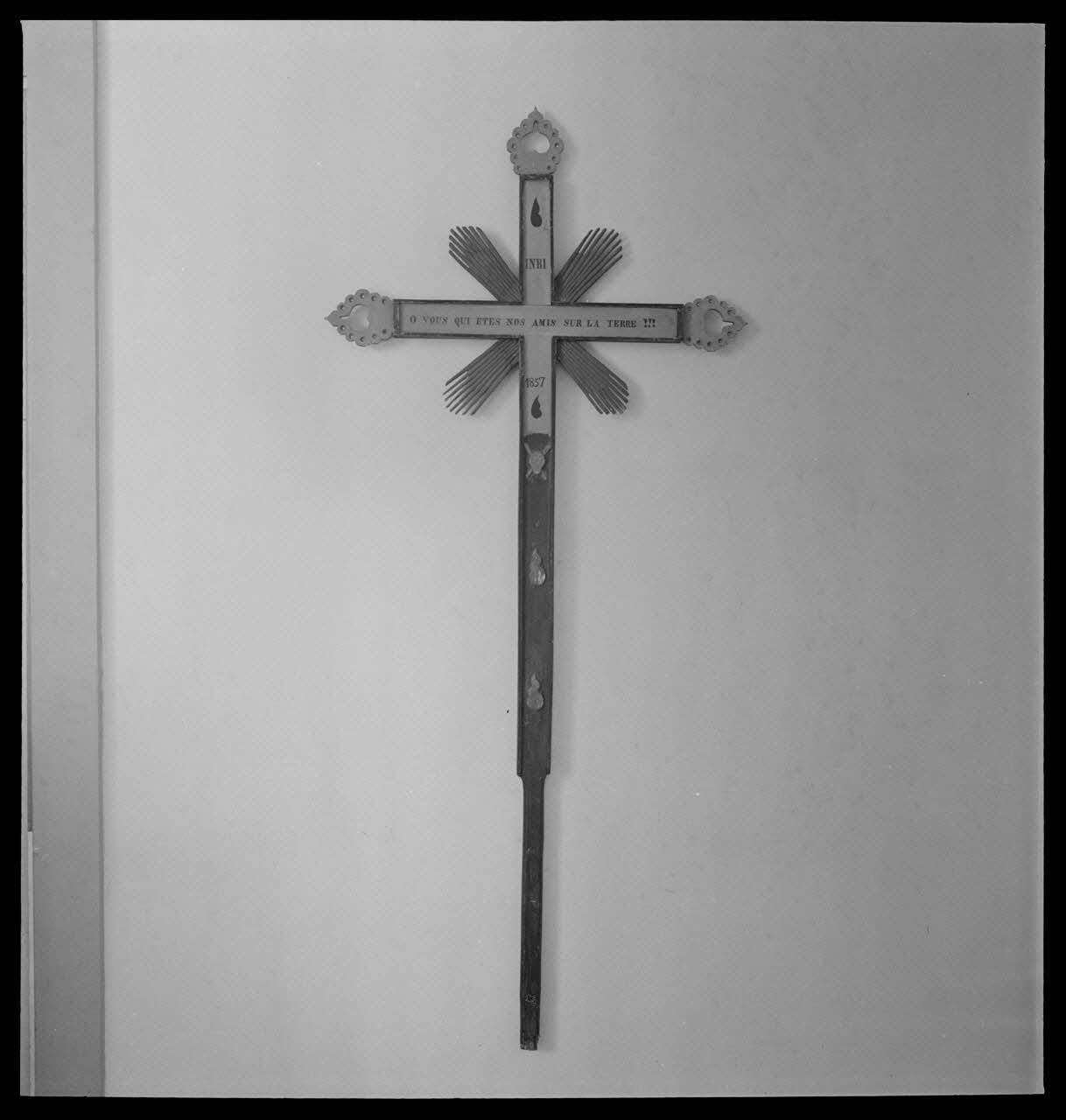 Pierre Soulier photographie Croix processionnelle Rhône-Alpes, France 1947/6/16 Ph.1947.37.5 Photo