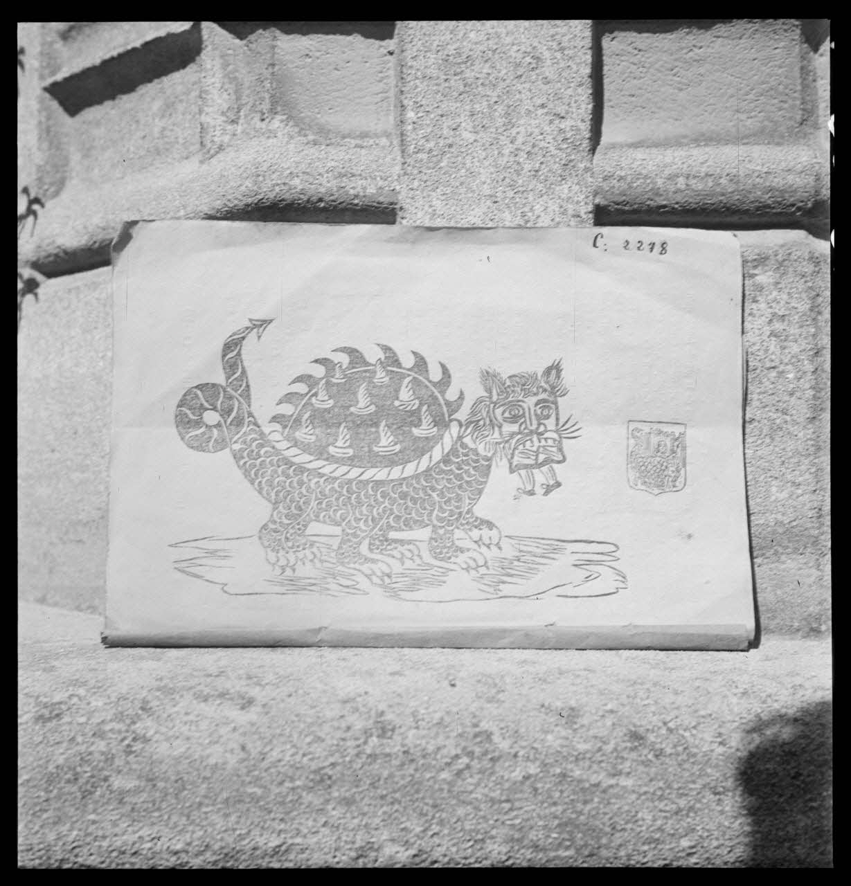 Latour photographie La tarasque, image populaire. Bois provenant de la collection Gagnière à Tarascon. Vers 1850 France 1948/10/1 Ph.1948.68.17 Photo