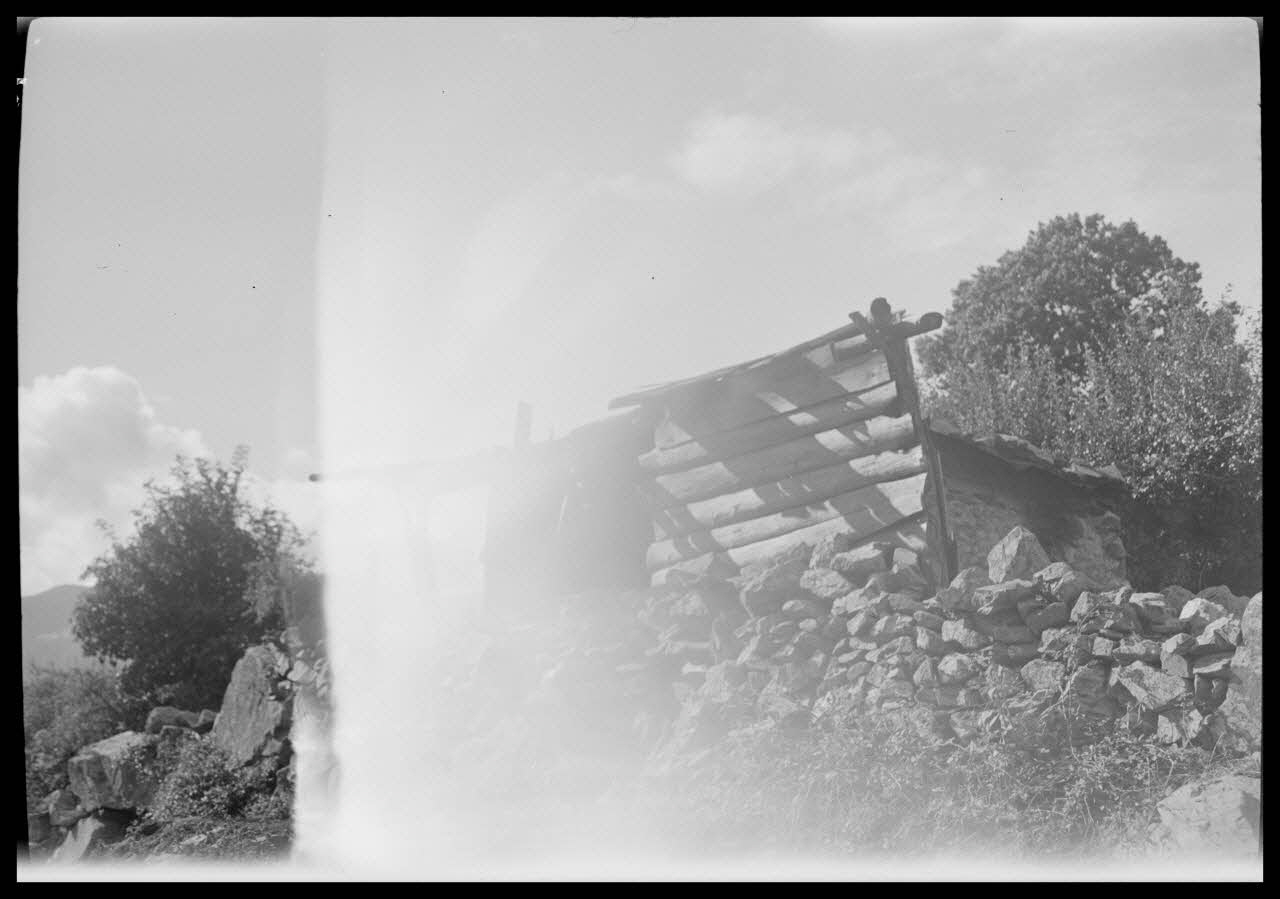 Raymond Borelly photographie Chez Madame Joséphine Susini. Four à pain Corse, France 1948/9/6 Ph.1949.36.35 Photo