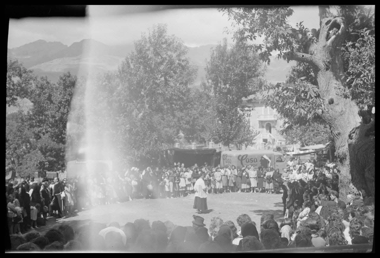 Raymond Borelly photographie Procession de Casamaccioli : la "Granitula" Corse, France 1948/9/8 Ph.1949.36.52 Photo