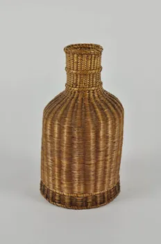 Tirot ; La Vannerie Française bouteille à boule de billard Picardie, France 1937-1972 1986.51.21  Photo Mucem