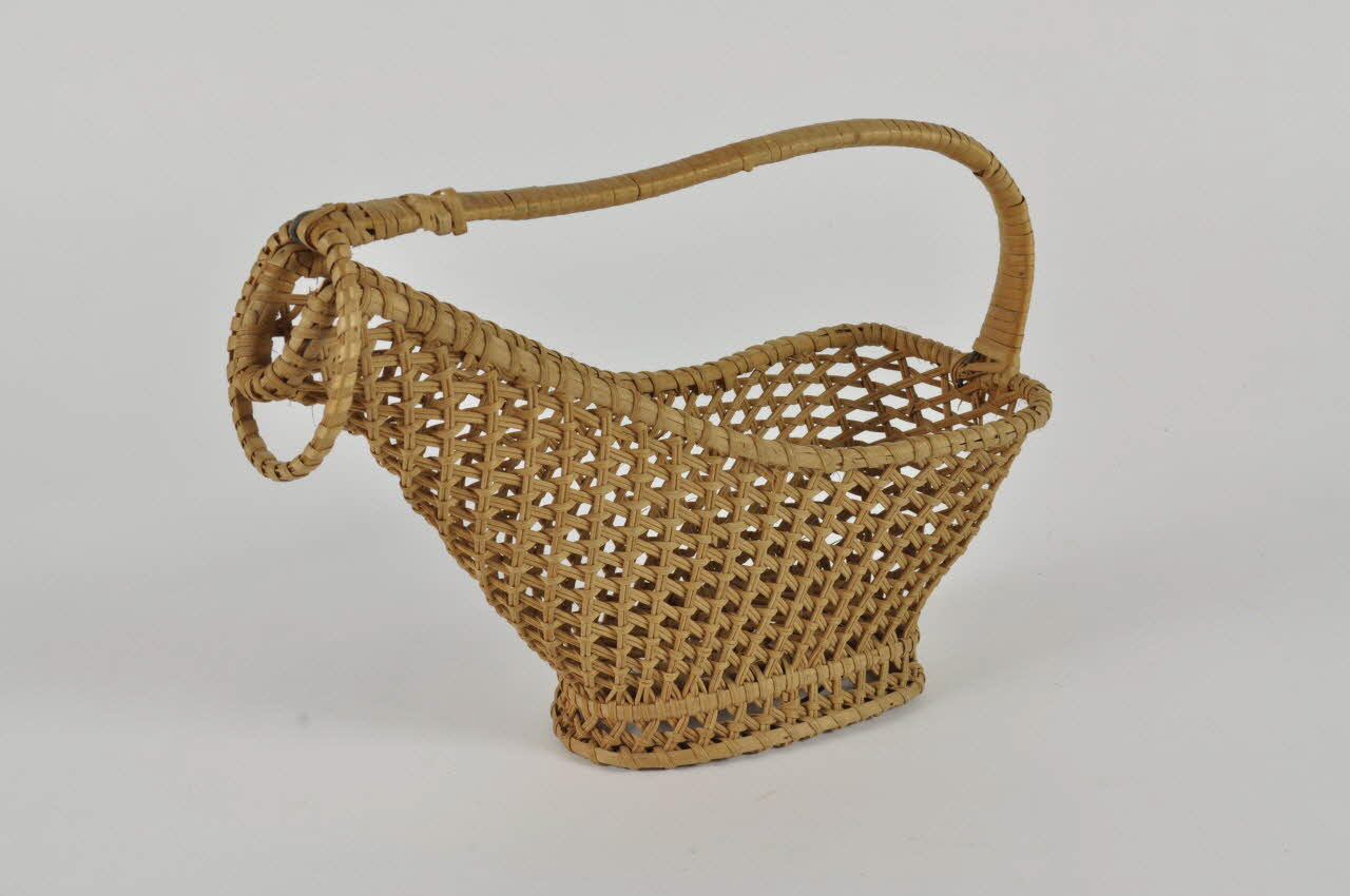 Tirot ; La Vannerie Française couche-bouteille Picardie, France 1937-1972 1986.51.22 Photo Mucem