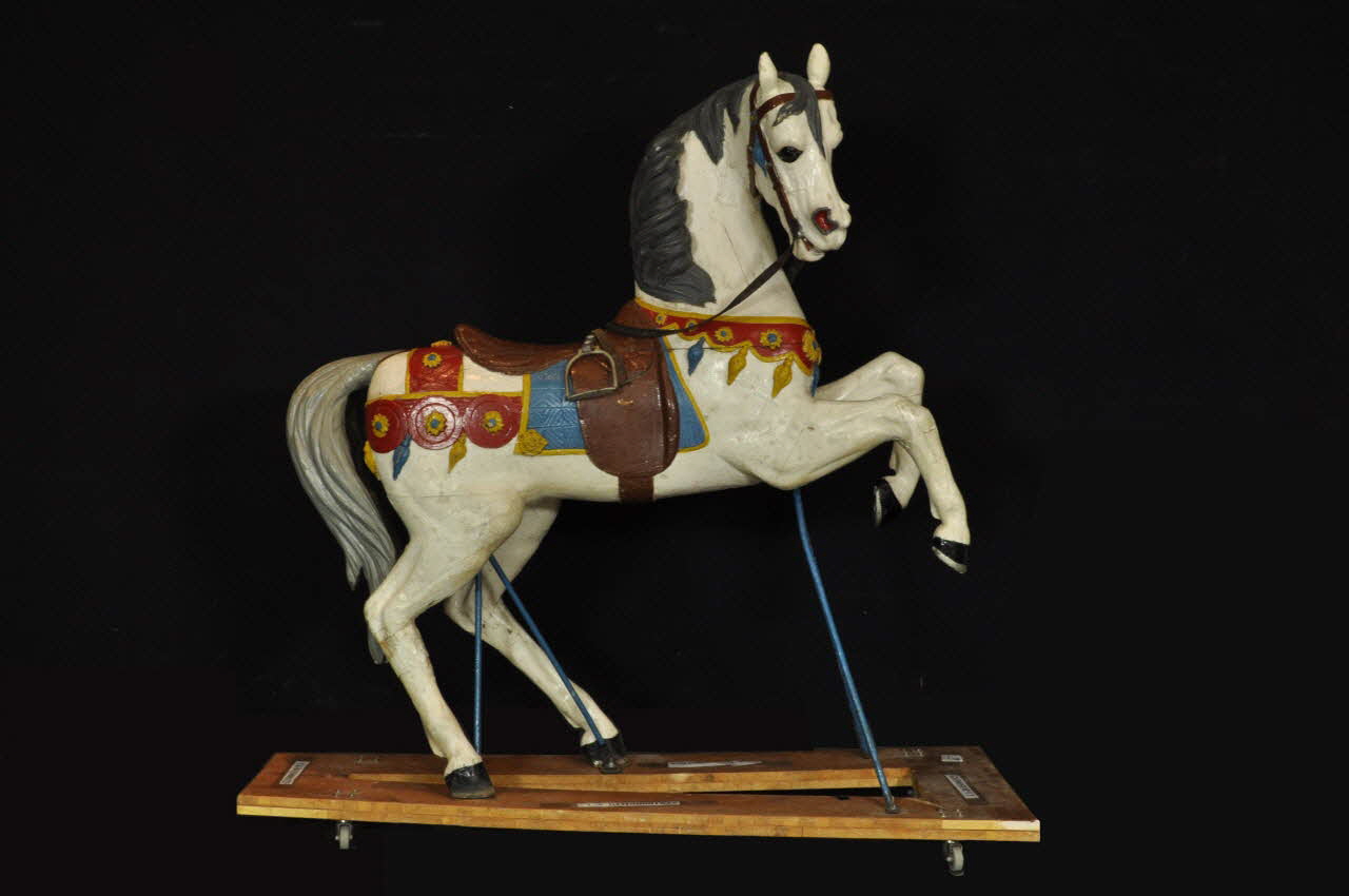 Gustave Bayol sujet de manège Cheval cabré de rang extérieur Pays de la Loire, France 1895-1909 1991.2.2.1-6 Photo Mucem