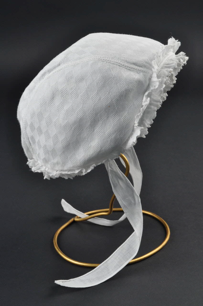 bonnet d'enfant 1810-1910 1993.21.4 Photo Mucem