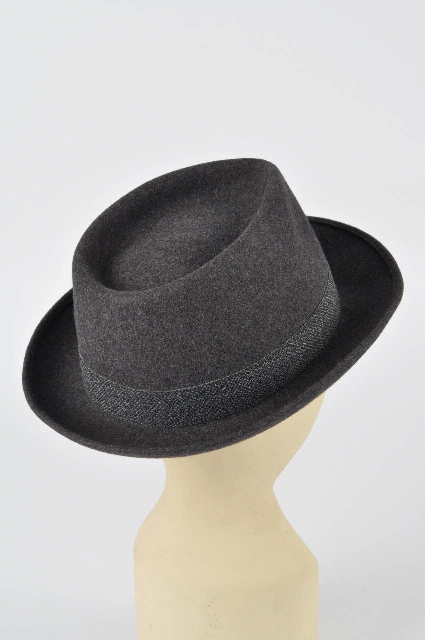 Mossant ; Nicot chapeau Île-de-France, France 1960 1991.30.4 Photo Mucem