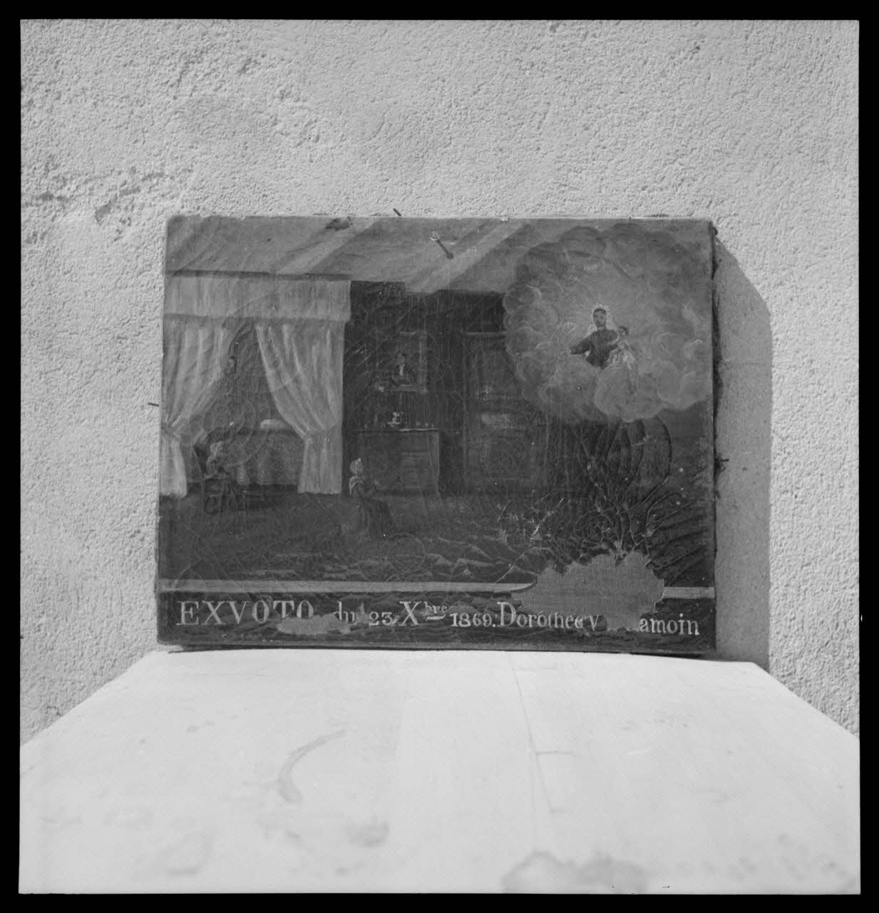 Nicolas photographie Chapelle Notre-Dame de la Garde, appelée aussi Notre-Dame du Mai. Ex-voto du 23 Xbre 1869, Dorothée Camoin. Vue d'un intérieur. Huile sur toile sans cadre, 365 x 285 Provence-Alpes-Côte d'Azur, France 1959/4/1 Ph.1959.62.9 Photo