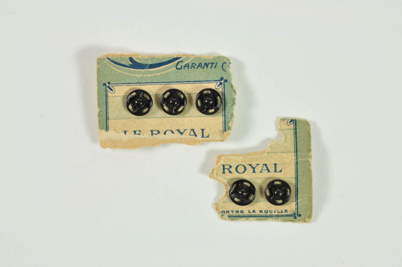 CARTON DE BOUTONS 1993.28.67.3.1.1-2 Photo Mucem