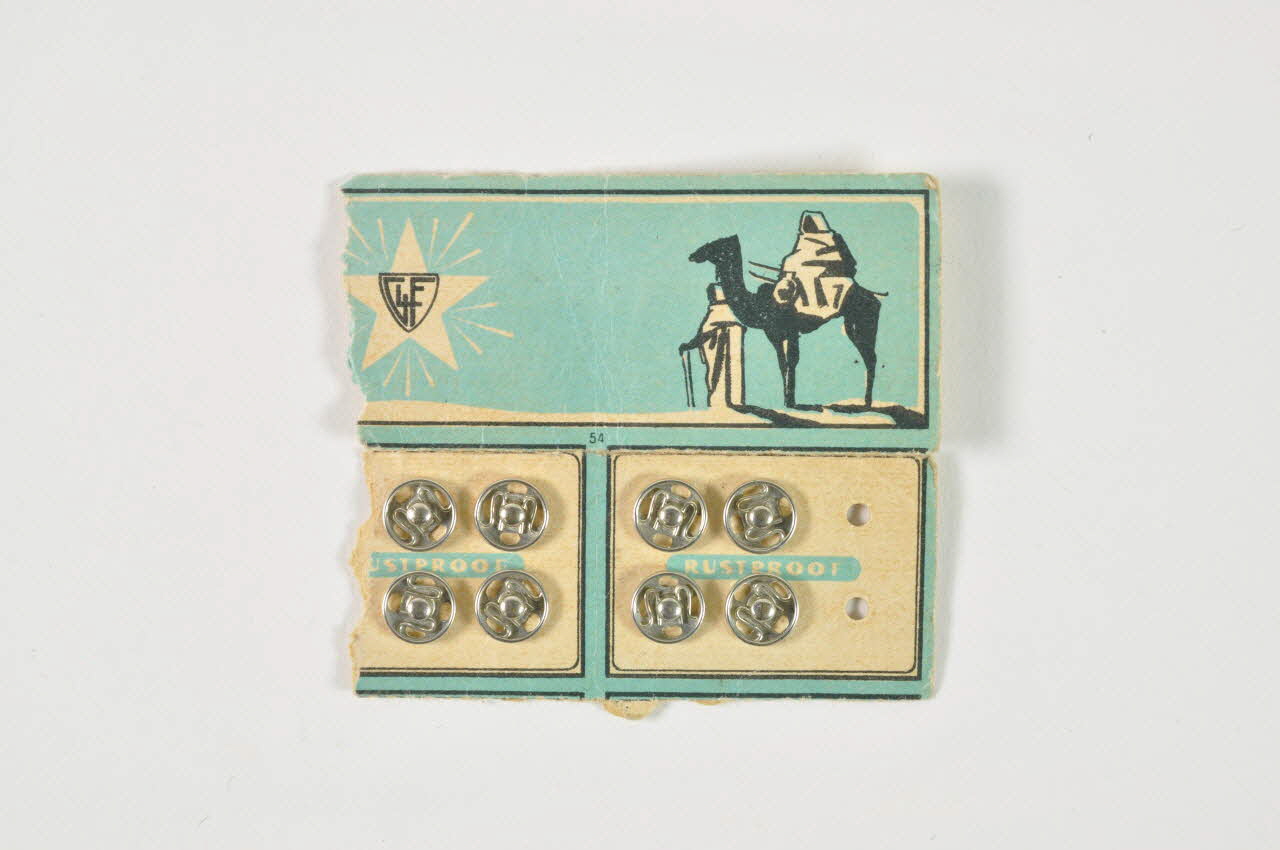 CARTON DE BOUTONS 1993.28.67.3.2 Photo Mucem