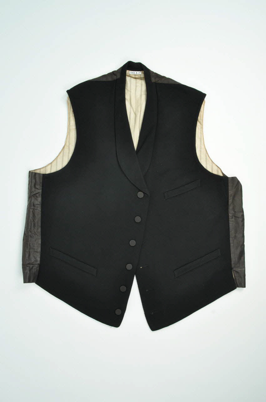 gilet sans manche 1992.3.2 Photo Mucem