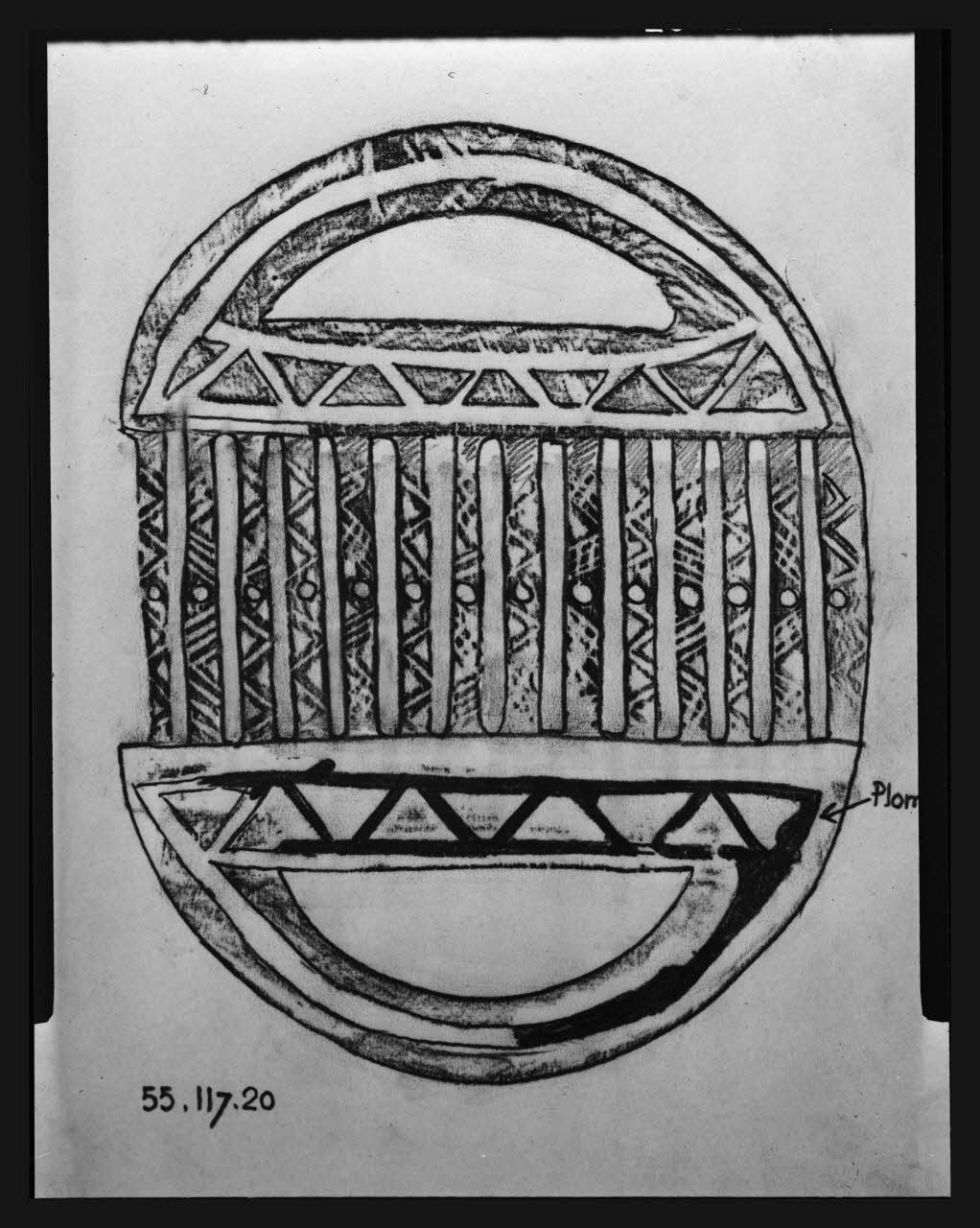 Pierre Soulier photographie Reproduction calquée d'une passette à ruban en bois sculpté avec des incrustations de plomb France 1958/7/28 Ph.1958.72.11 Photo Mucem