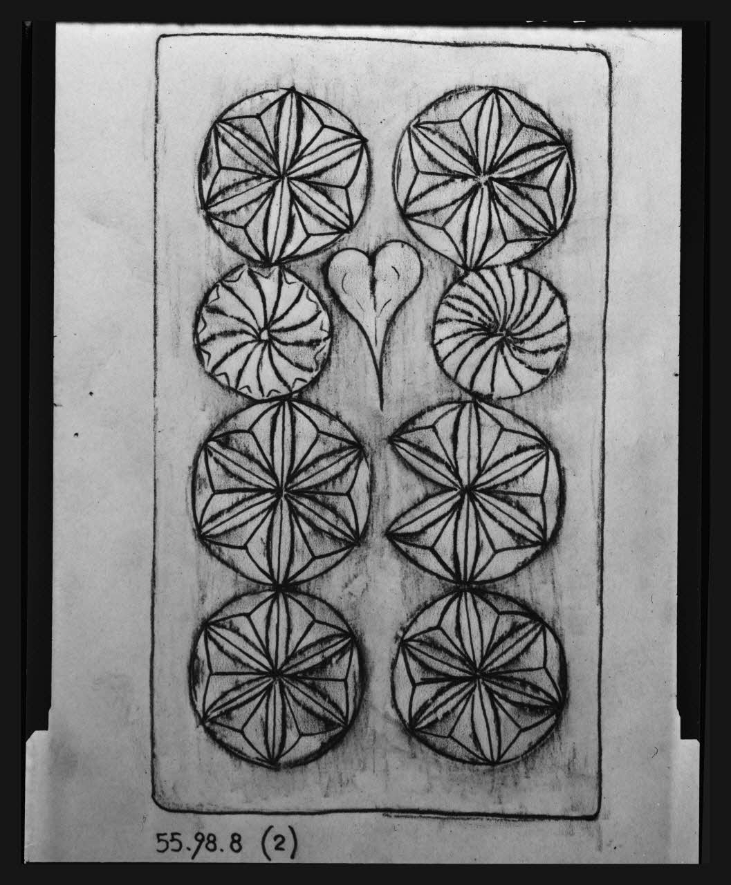 Pierre Soulier photographie Reproduction calquée du revers du plioir à ruban en bois sculpté France 1958/7/28 Ph.1958.72.4 Photo Mucem