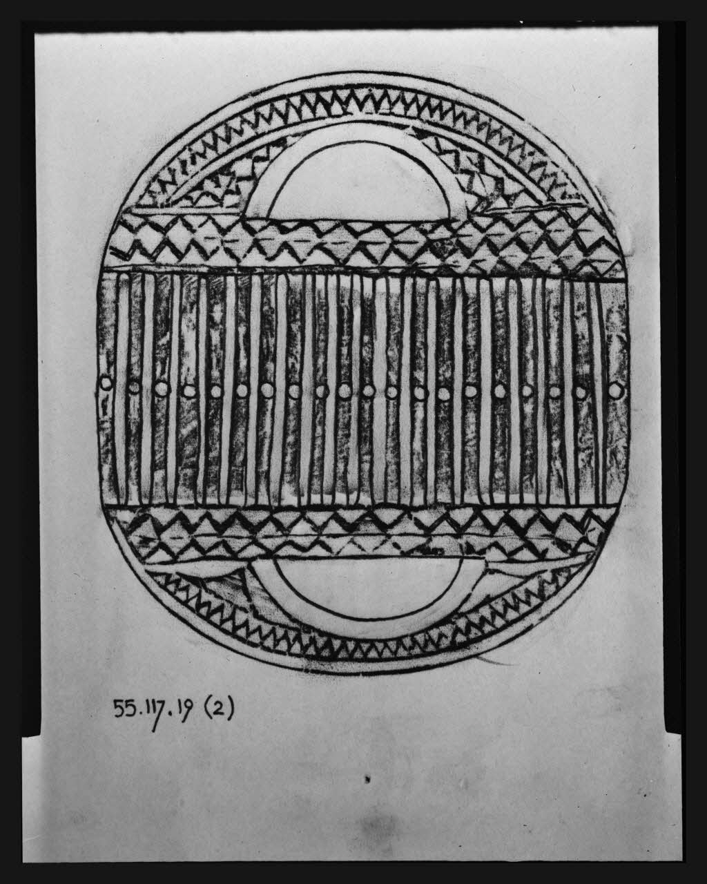 Pierre Soulier photographie Reproduction calquée du verso de la passette à ruban en bois sculpté et ajouré France 1958/7/28 Ph.1958.72.6 Photo Mucem