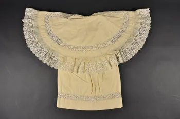 MANTEAU DE BAPTEME 1993.30.1 Photo Mucem
