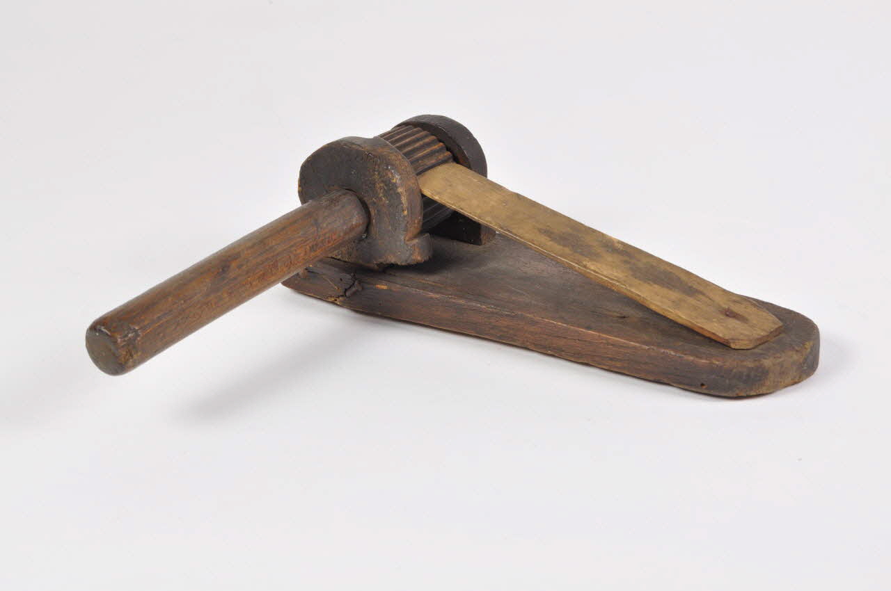 crécelle 1941.9.1 Photo Mucem