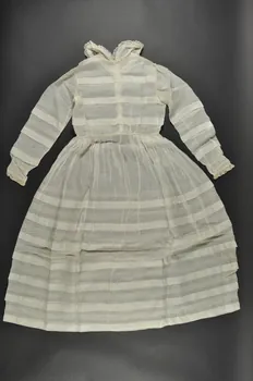 robe de communiante 1995.13.4 Photo Mucem