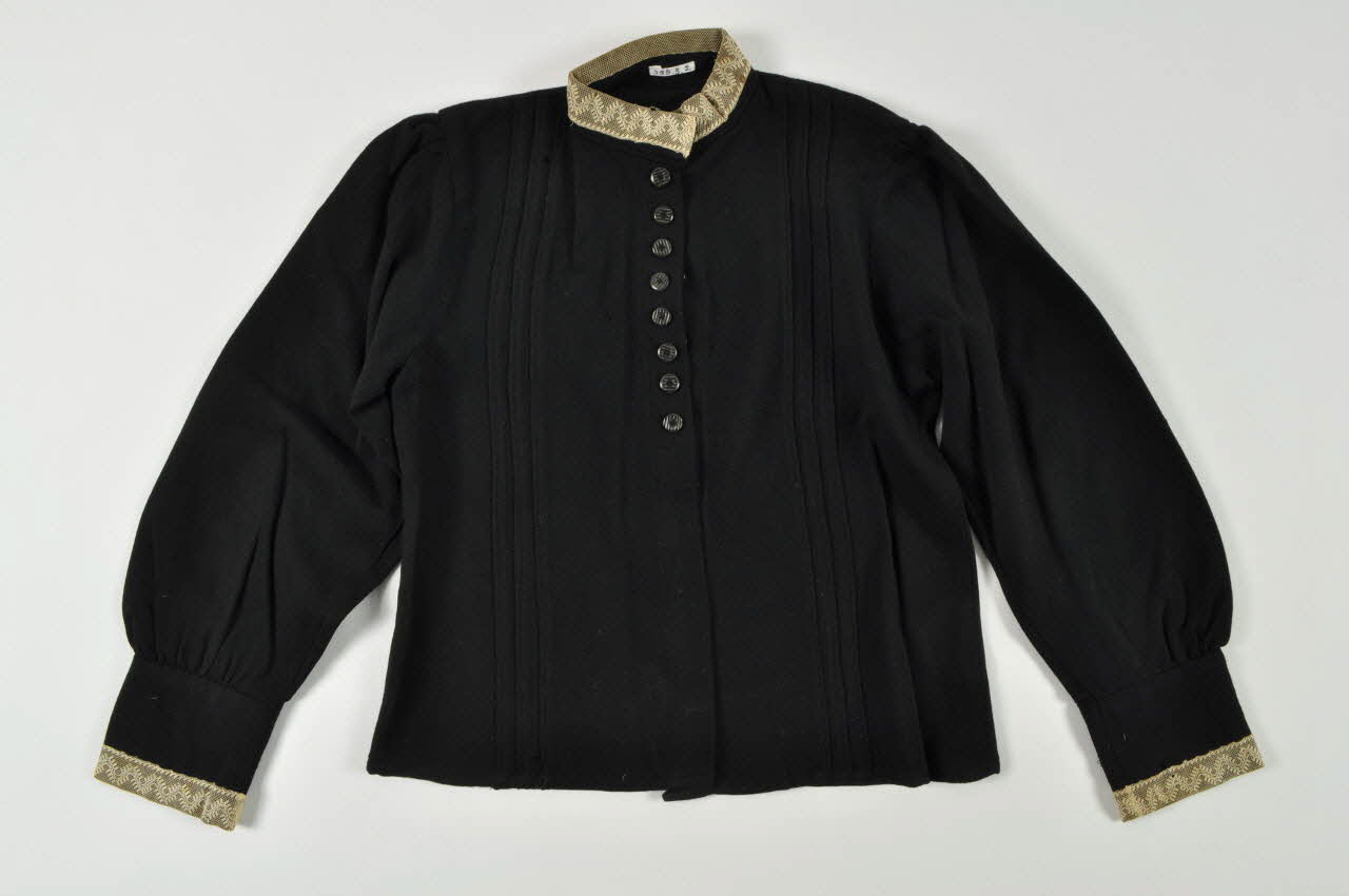 corsage 1995.3.2 Photo Mucem