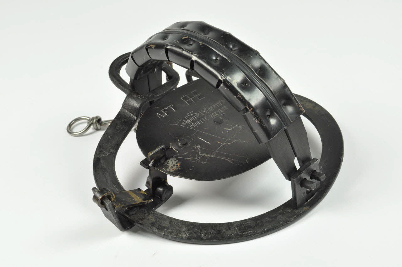 piège à mâchoires Basse-Normandie, France 1993 1994.7.7 Photo Mucem