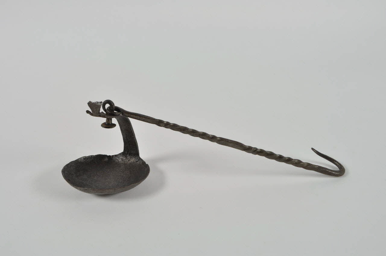 lampe à un godet ouvert Chaleil 1943.137.7 Photo Mucem