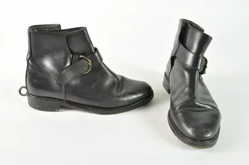 chaussure France 1974 1997.18.3.3.1-2 Photo Mucem