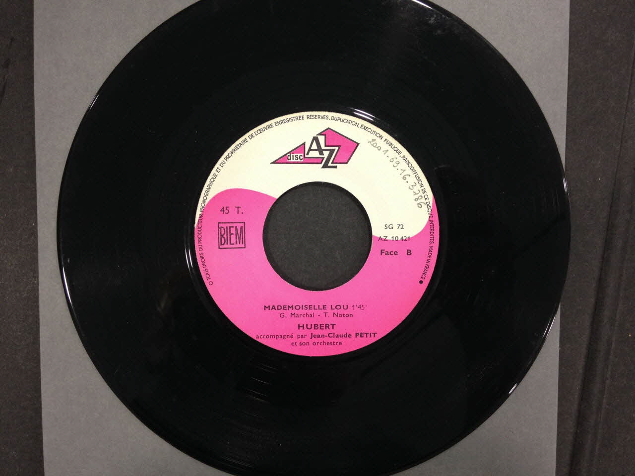 disque 45 tours Mademoiselle Lou 2001.69.16.3786 Photo