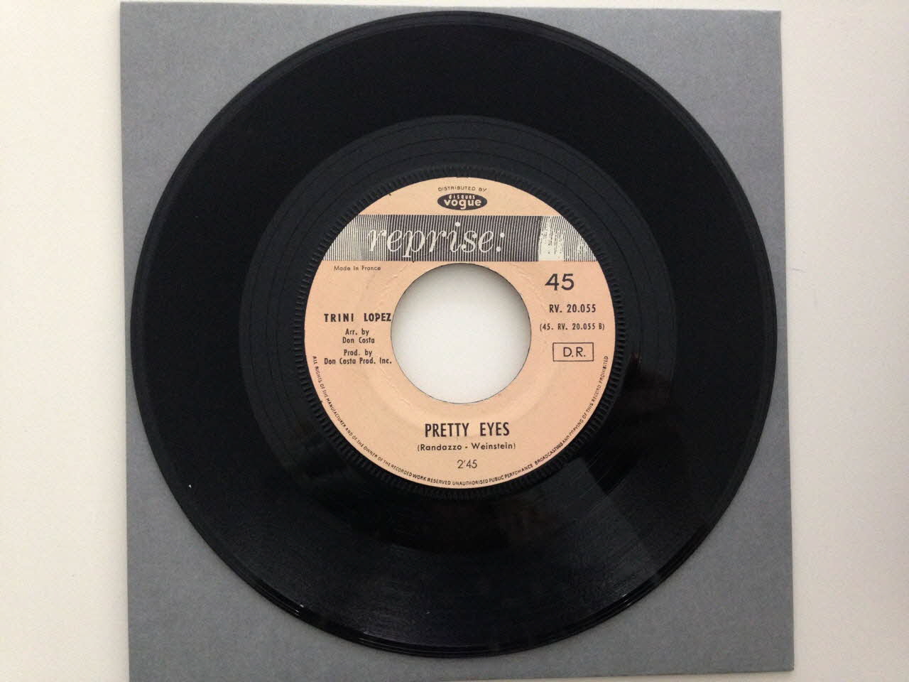 disque 45 tours Pretty eyes 2001.69.16.3861 Photo