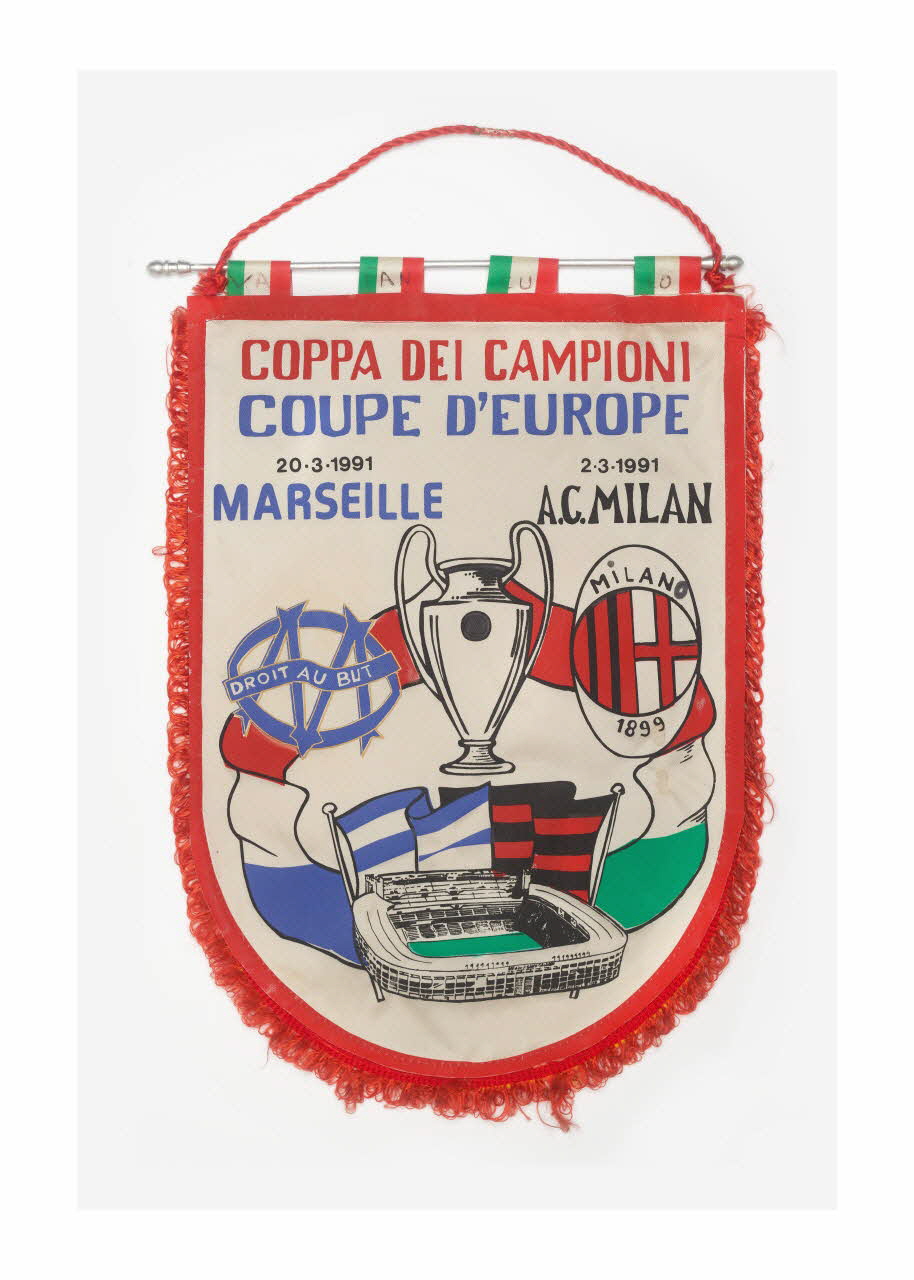 fanion-souvenir Fanion du match Olympique de Marseille - Milan AC du 20 mars 1991 2016.13.2 Photo Mucem/ Yves Inchierman