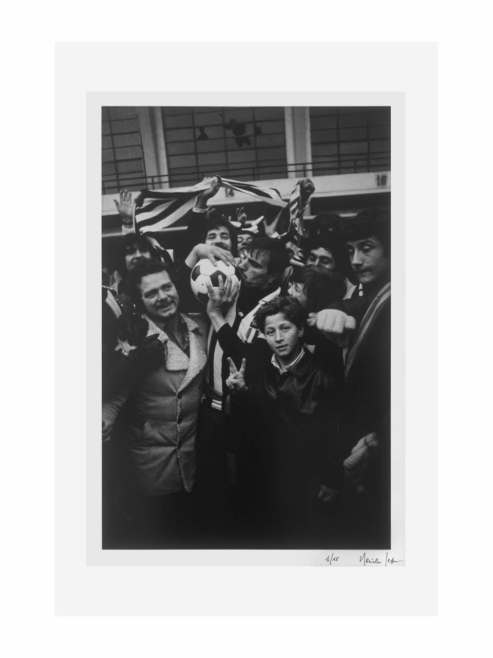 Daniele Segre tirage photographique Foule de supporters de la Juventus de Turin Piémont, Italie 1977/5-1979/5 2016.24.8 Photo Mucem/ Yves Inchierman