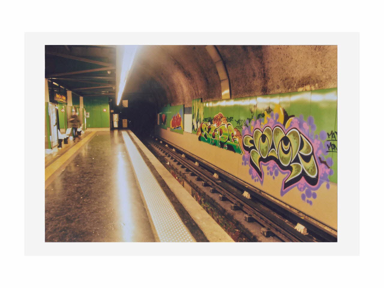 Tower photographie Graffiti dans l'espace public : métro, station cours Julien Provence-Alpes-Côte d’Azur, France 2008 2018.17.10 Photo Collection Mucem, Tower / cliché Yves Inchierman