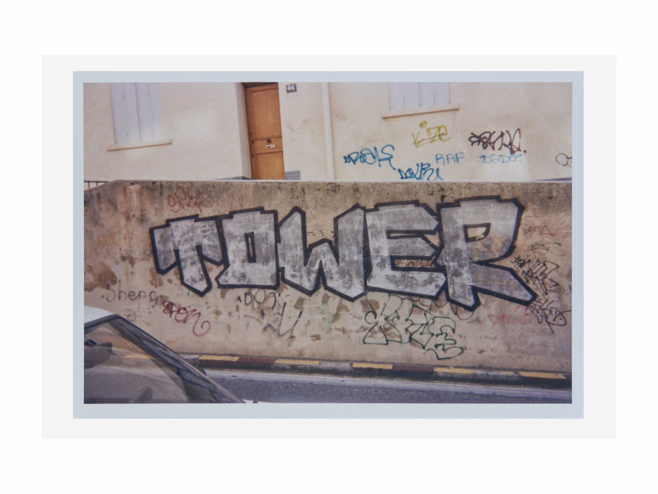 Tower photographie Graffiti dans l'espace public : rue Stanislas Torrents Provence-Alpes-Côte d’Azur, France 1995 2018.17.3 Photo Collection Mucem, Tower / cliché Yves Inchierman