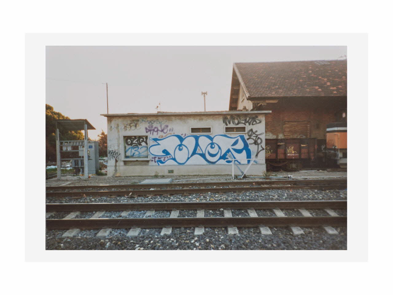 Tower photographie Graffiti dans l'espace public : Le Canet Provence-Alpes-Côte d’Azur, France 2000 2018.17.7 Photo Collection Mucem, Tower / cliché Yves Inchierman