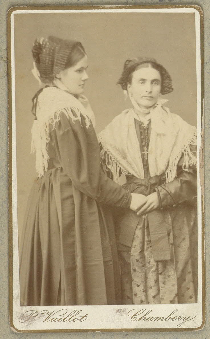 P. Vuillot photographie Album n°2 du Musée d'ethnographie du Trocadéro Rhône-Alpes, France 1875-1899 Ph.1944.41.204 Photo