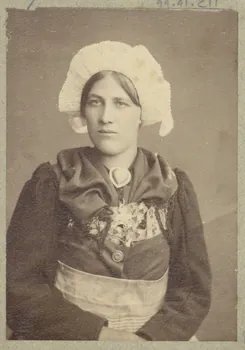 Anonyme photographie Album n°2 du Musée d'ethnographie du Trocadéro Rhône-Alpes, France 1875-1899 Ph.1944.41.211 Photo