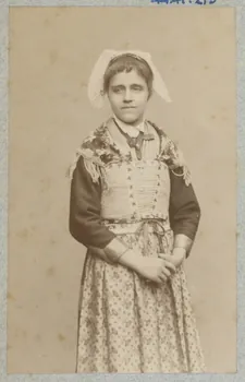Anonyme photographie Album n°2 du Musée d'ethnographie du Trocadéro Rhône-Alpes, France 1875-1899 Ph.1944.41.215 Photo