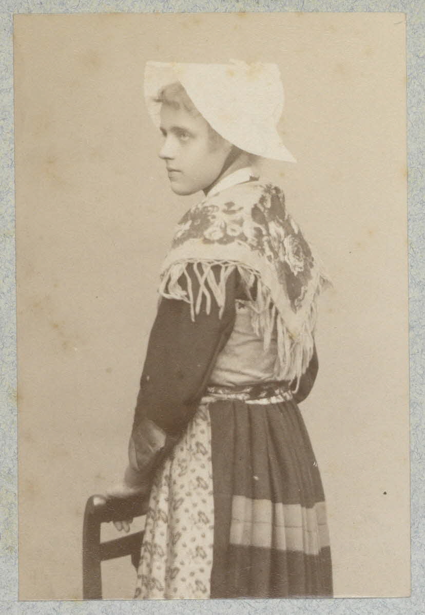 Anonyme photographie Album n°2 du Musée d'ethnographie du Trocadéro Rhône-Alpes, France 1875-1899 Ph.1944.41.216 Photo