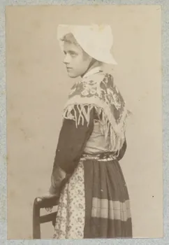 Anonyme photographie Album n°2 du Musée d'ethnographie du Trocadéro Rhône-Alpes, France 1875-1899 Ph.1944.41.216 Photo